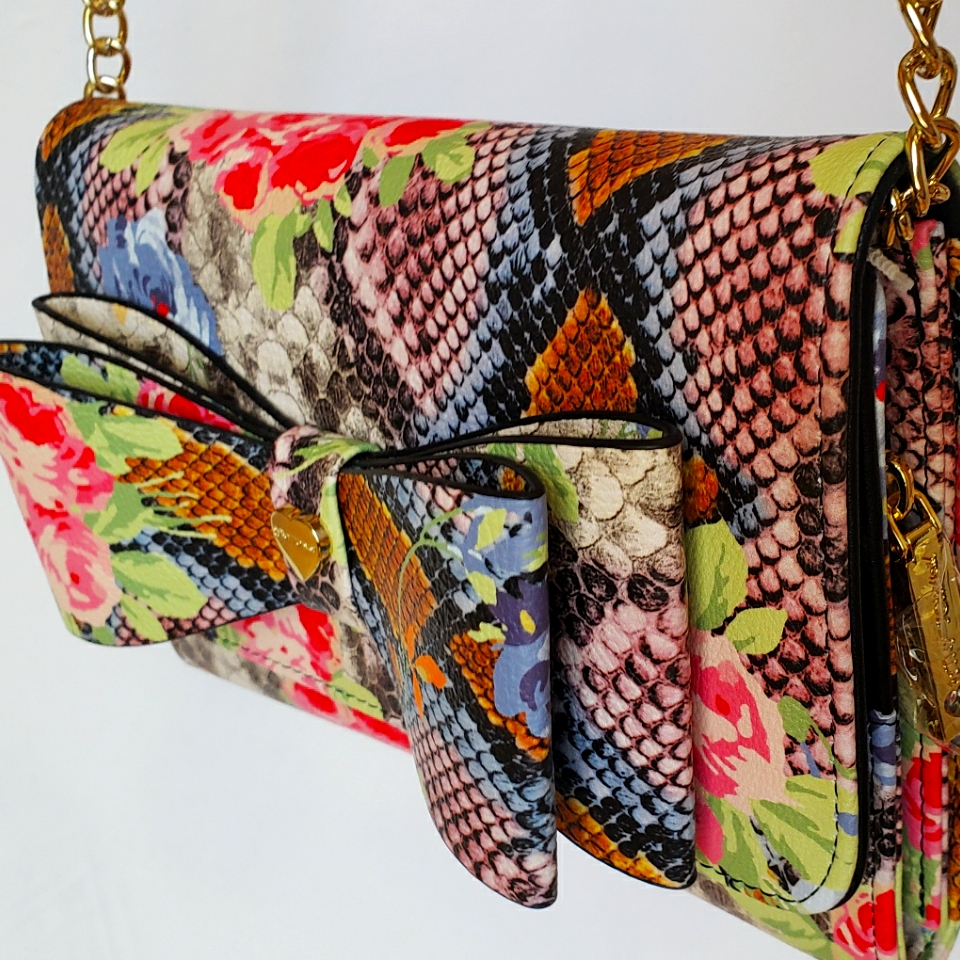 Nwt Xox Betsey Bowtime Wallet On A String Multi